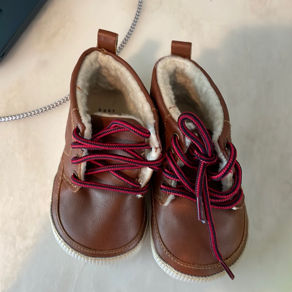 Baby gap shoes